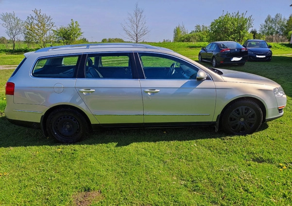 Volkswagen Passat cena 21500 przebieg: 253500, rok produkcji 2009 z Zagórz małe 106